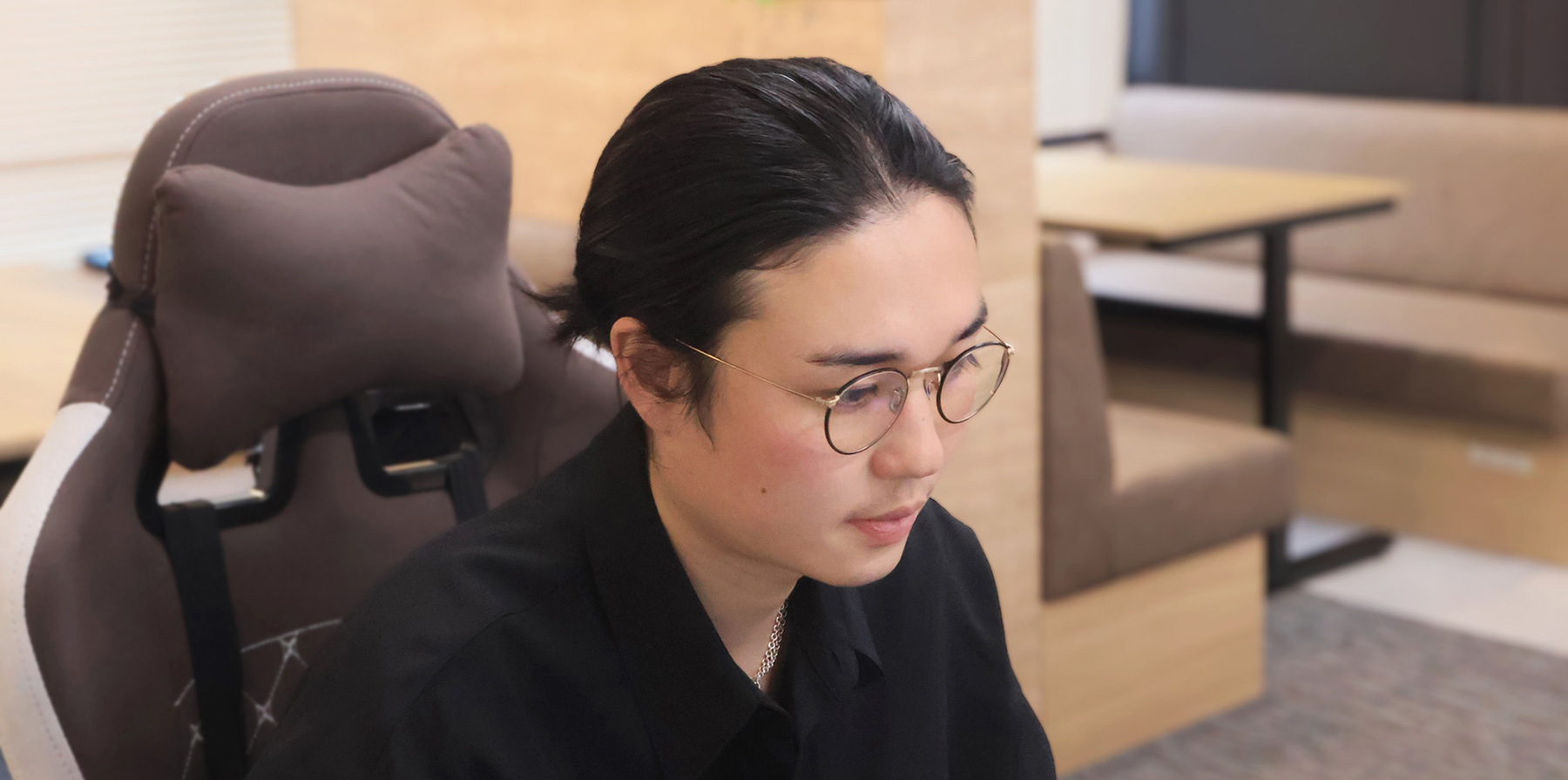 仕事中の佐藤 太紀